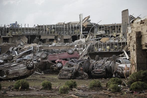 El tornado estuvo en acción durante unos 40 minutos y realizó un recorrido de unos 32 kilómetros entre las poblaciones de Newcastle y Moore.