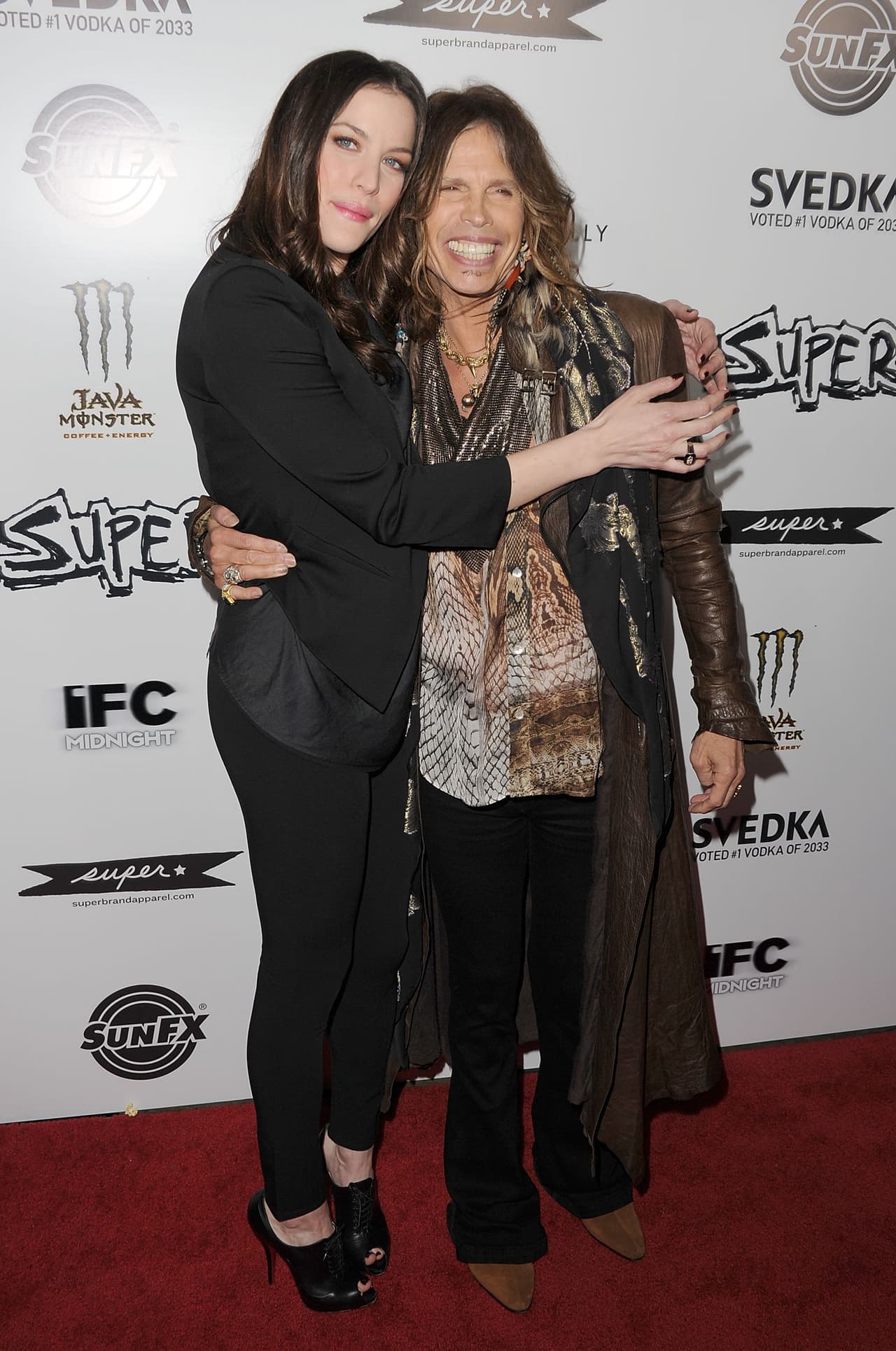 A quien jamás le gritó fue a la modelo y actriz Liv Tyler, a quien reconoció como su propia hasta que ella tuvo nueve años. Desde entonces, han mantenido una relación genial padre-hija.