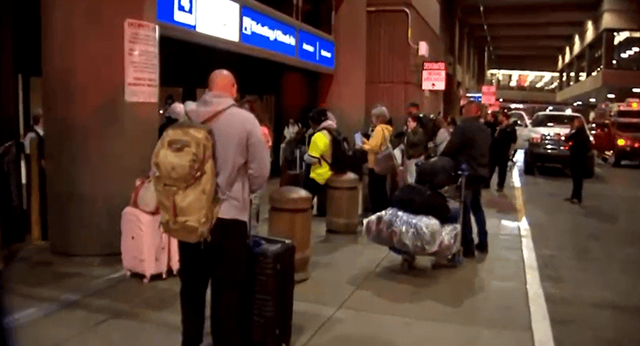 Disputa familiar: policía ajusta a 2 cifra de heridos por tiroteo en aeropuerto Phoenix Sky Harbor