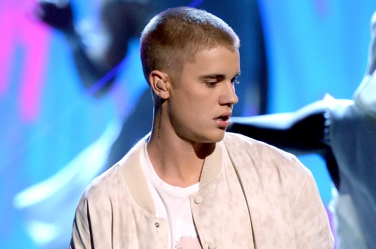 Justin Bieber, en su afán por sorprender a Selena Gomez, le dio a una sorpresa que ninguna otra chica podría esperarse.