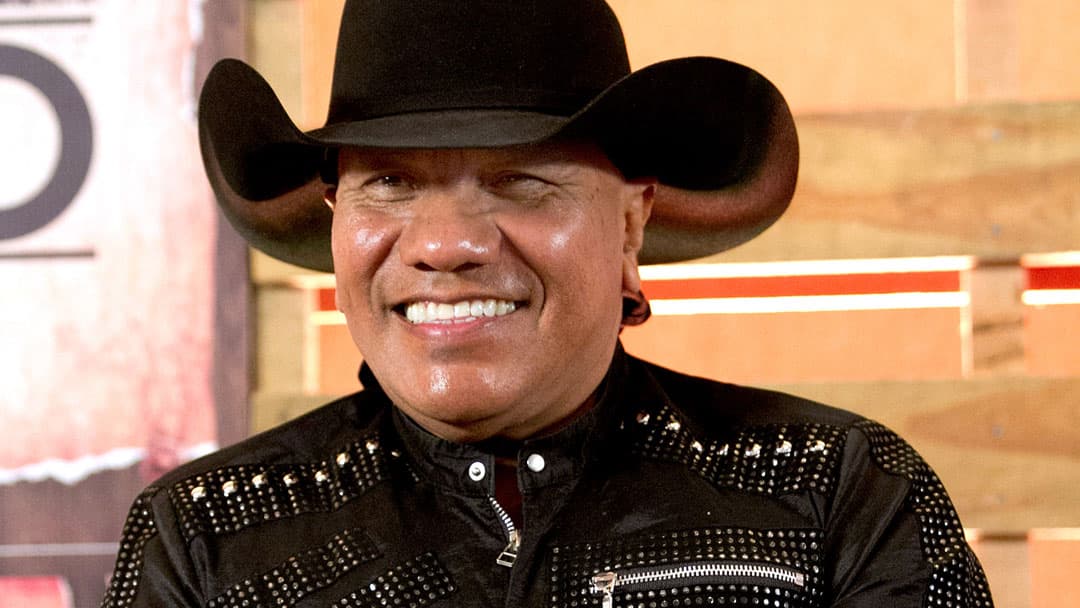 El líder de Bronco también le envió un consejo a su público en Estados Unidos: “
<b>A portarnos bien</b>, no demos lugar a que se nos eche el recuerdo de que estemos en casa ajena”.
<br>