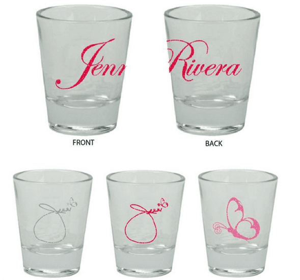 Obvio no podían faltar los shot cups inspirados en La Mariposa de Barrio.