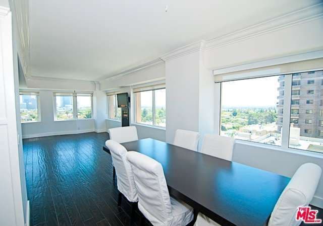 Una vez arriba te encuentras con un fantástico espacio de vistas incomparables.