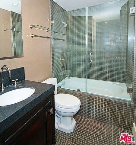 Joe Manganiello, su ahora esposo, mandó construir un baño más lujoso y grande, ¡digno de su esposa!