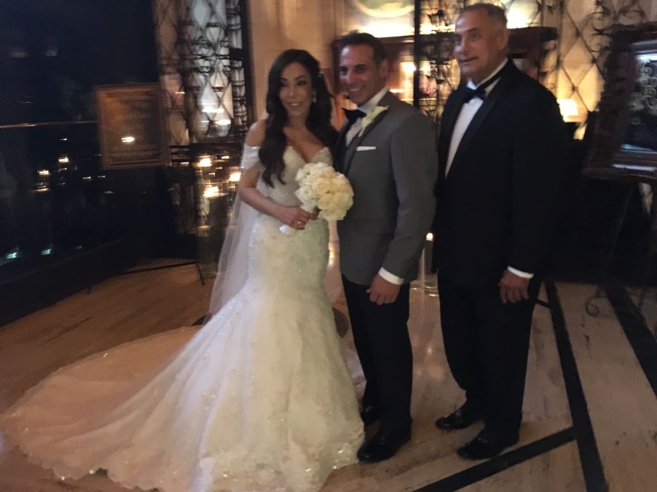 Gelena escogió cinco damas de honor, que eligieron el estilo de su vestido a su gusto, el único requisito fue el color: rosa pastel.