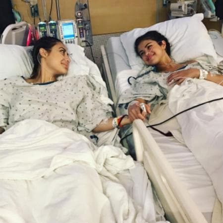 El 14 de septiembre de 2017 Selena Gómez reveló a través de Instagram que había sido sometida a un trasplante de riñón, pues los suyos ya no funcionaban del todo debido a los tratamientos contra el lupus.