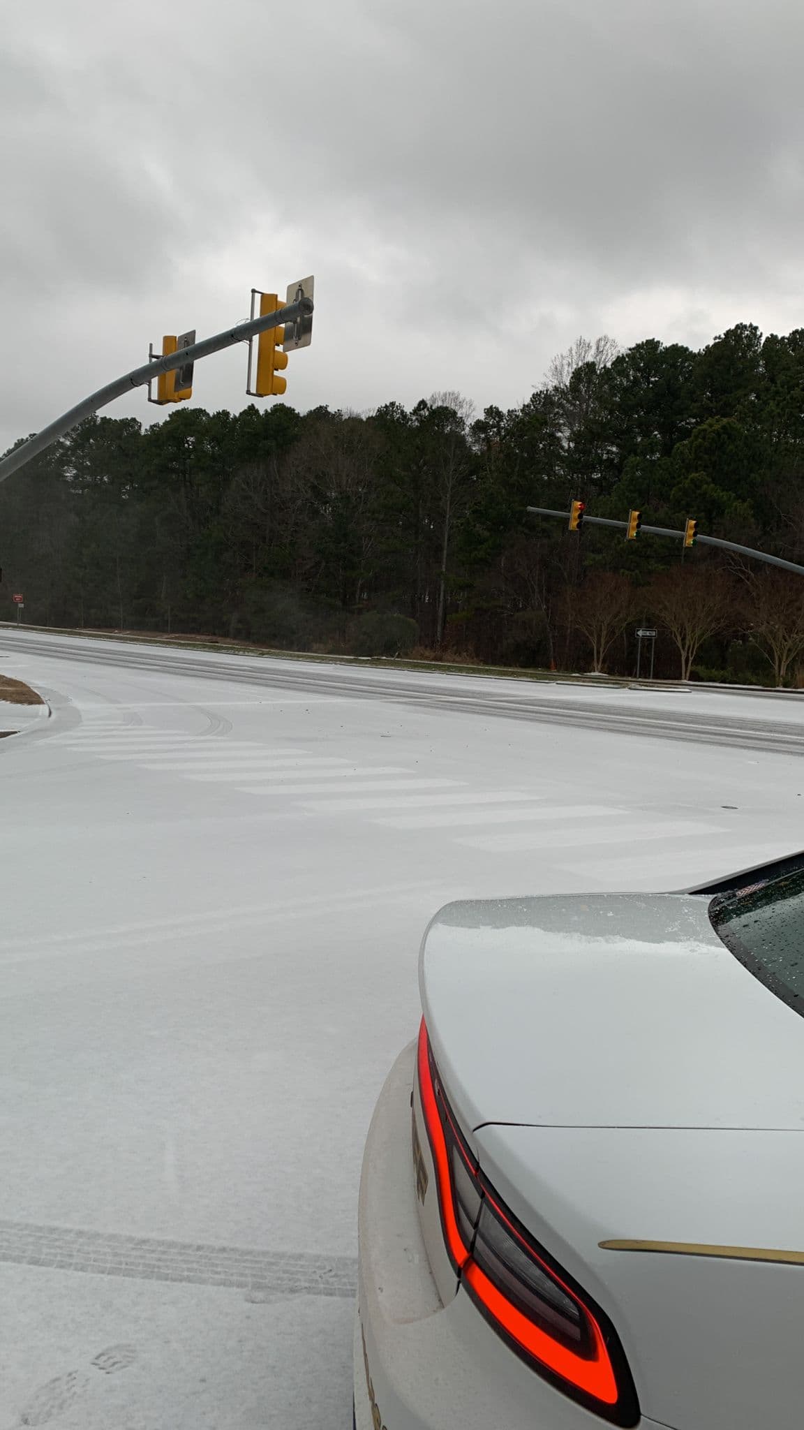 "Si no tiene que salir, quédese en casa", indicó Durham Sheriff en Twitter.