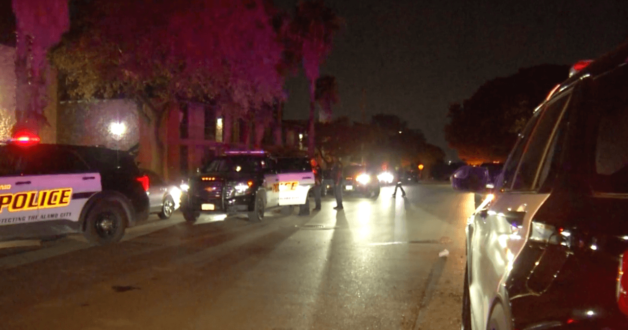 Matan a un hombre mientras visitaba a un amigo en su apartamento