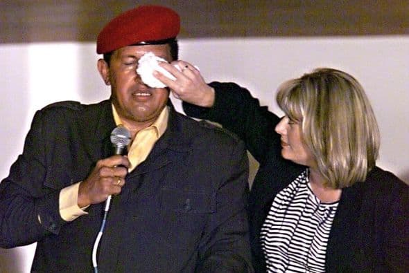 . Un año después, Rodríguez quedó embarazada de la única hija que tendría con Chávez, Rosa Inés. La relación personal con Chávez sufrió un deterioro progresivo hasta que la pareja se separa en 2002.