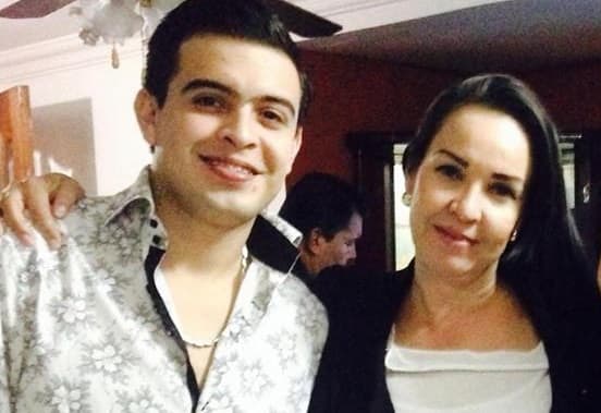 Patricia Sarabia, madre del cantante de regional mexicano Raúl Lizárraga, quien se encuentra desaparecido desde el pasado 5 de septiembre, confía en que pronto estará con su hijo. Mientras tanto, agota todos los recursos junto con su familia para saber más sobre su paradero.