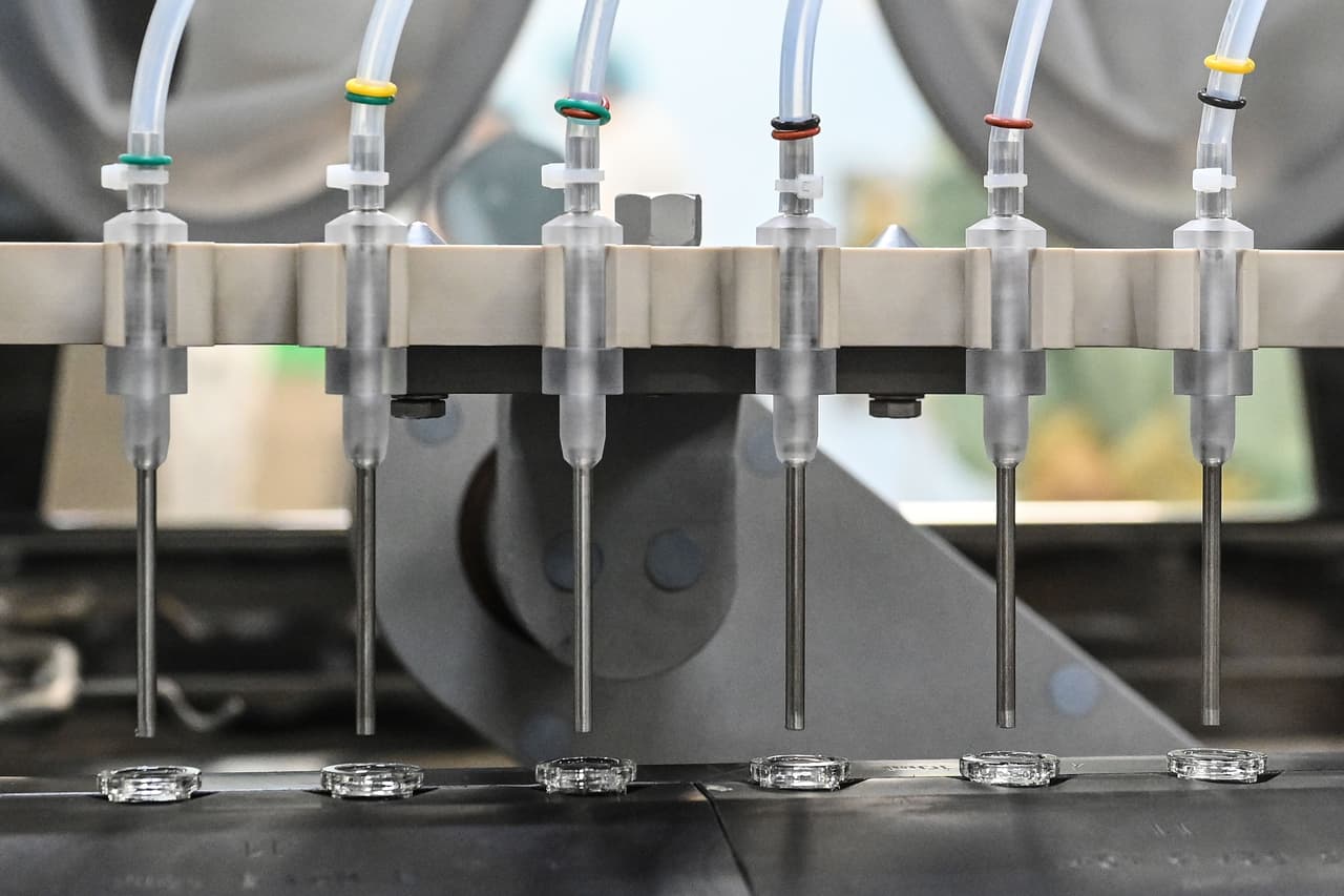 ¿Podría Trump aprobar una “vacuna sorpresa” en octubre?