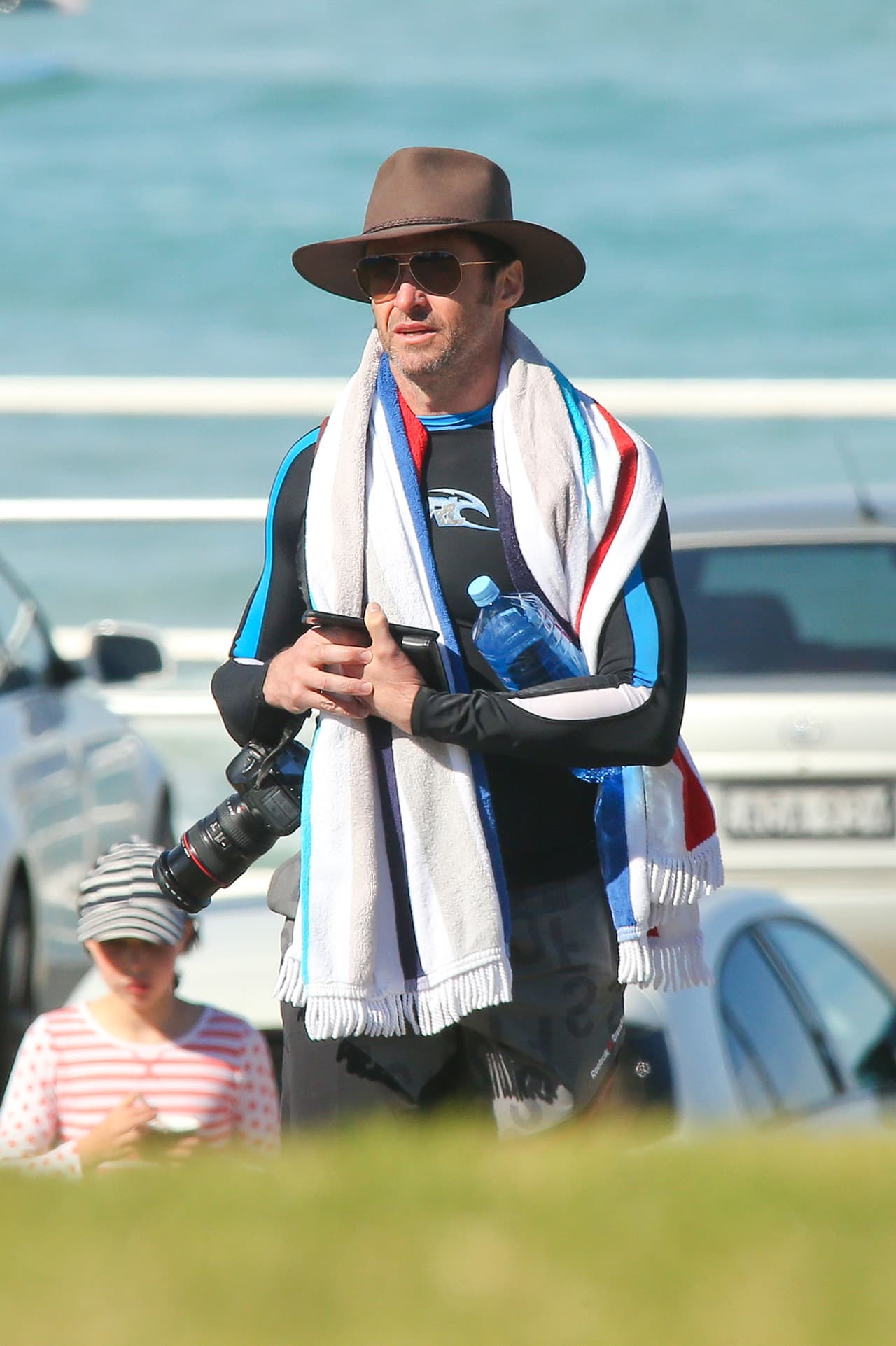 Jackman es un hombre precavido y llevaba desde la cámara hasta botellas de agua para hidratarse.