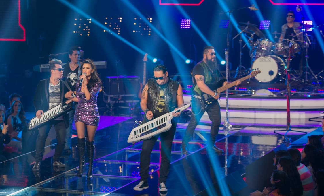 Gran lluvia de estrellas se dio cita, Carlos Rivera, Julión Álvarez, Ricardo Montaner, Moderatto, Kumbia All Starz y La Sonora Dinamita formaron parte de los musicales. La gran sorpresa de la noche fue el reencuentro de Pee Wee con los Kumbia All Starz, quien por desgracia fue el primer capitán eliminado junto con la Familia Gómez.