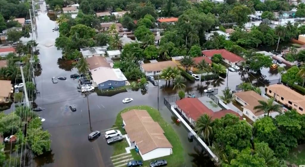 Inundaciones en Miami. (AP Photo/Daniel Kozin)
