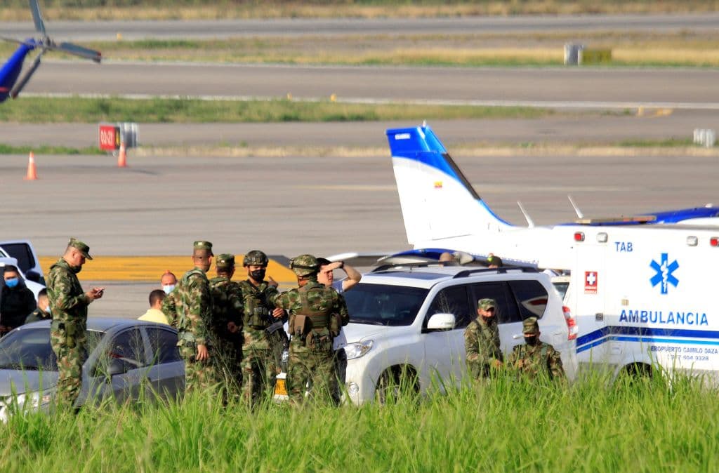 Soldados custodian el Aeropuerto Camilo Daza el 14 de diciembre de 2021.