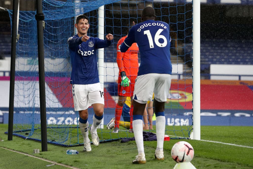 Everton 4-2 Brighton | Calvert-Lewin (16’) abrió el marcador y Maupay (41’) marcó el empate. Yerry Mina (45+2’) recuperó la ventaja. James Rodríguez hizo doblete (52’, 70’) y Bissouma (90+2’) descontaba para el 4-2 final.