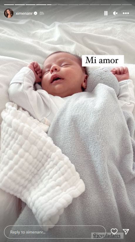 El hijo de Ximena Navarrete nació el 31 de marzo.