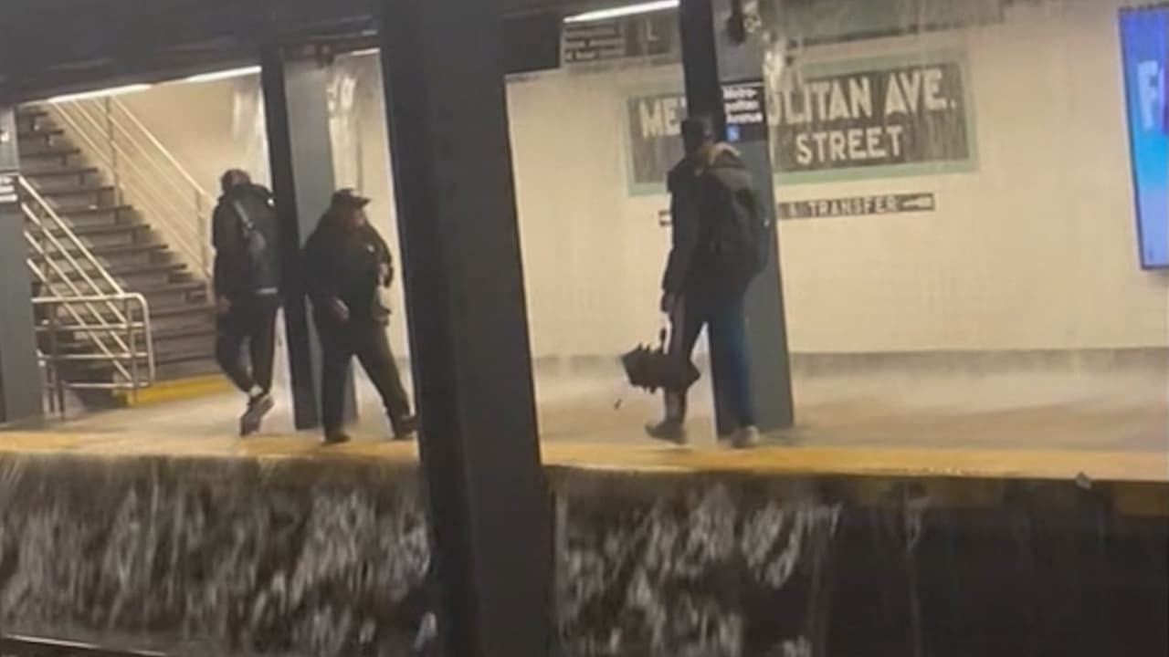 Así se inundó el metro de Nueva York tras las fuertes lluvias que azotaron la ciudad