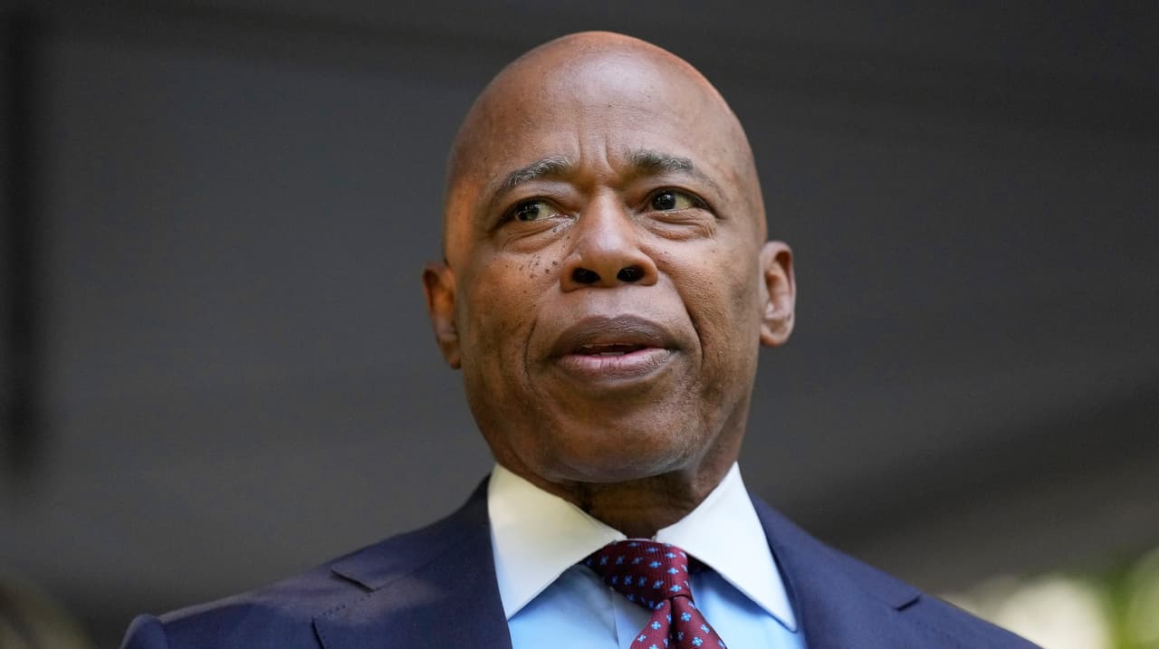 Eric Adams se retira de la contienda por la alcaldía de Nueva York