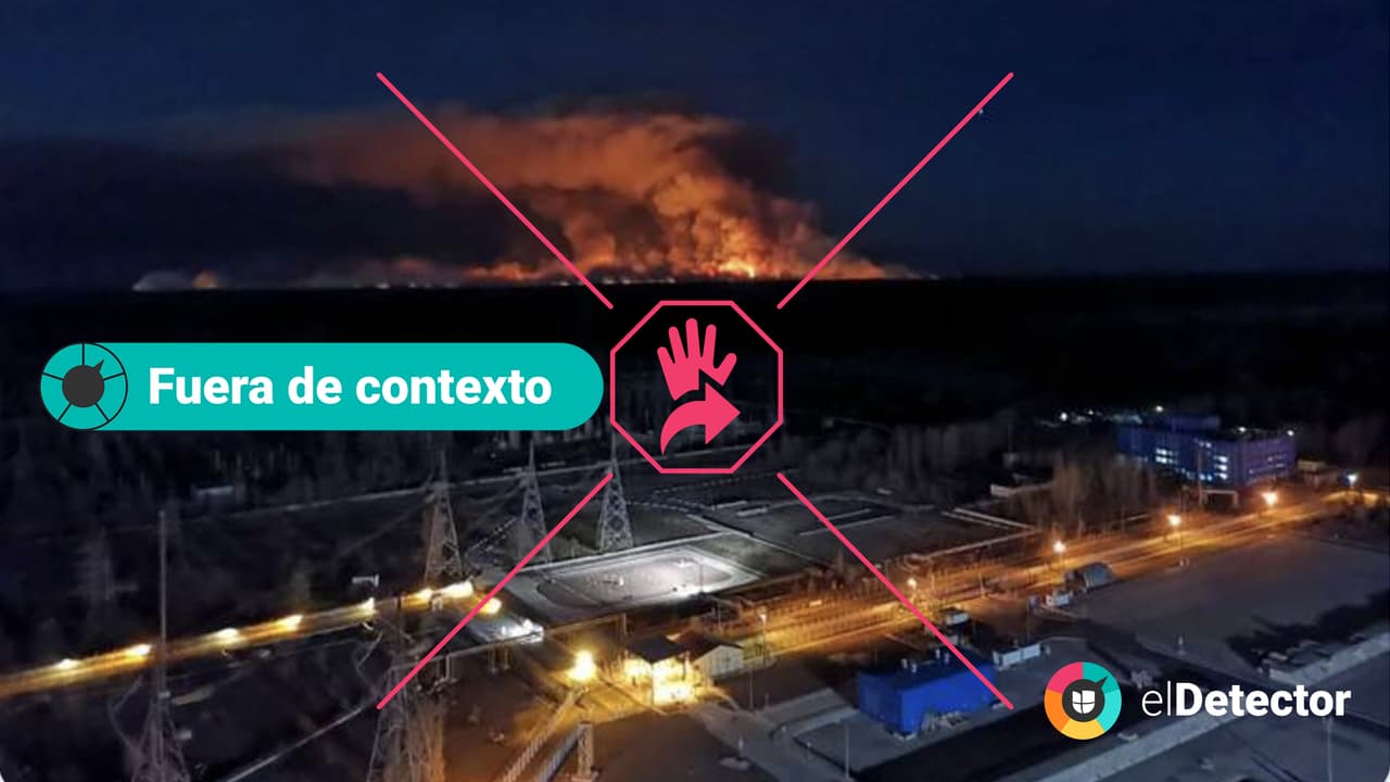 <h3 class="cms-H3-H3"><b>Esto fue en Chernóbil, pero en 2020</b></h3> Está 
<b>fuera de contexto</b> la foto 
<a href="https://docs.google.com/drawings/d/1Xlqufqu1pPRd53TRptQI1kWmx_FCSLTEVLUB6C6eb4s/edit?usp=sharing"><u>que circula en las redes sociales</u></a> en la que se ve un fuego en la zona de la central nuclear de Chernóbil. El 
<b>mensaje erróneo </b>dice que el incendio se debe al “fuego cruzado” entre los ejércitos de Rusia y Ucrania, pero 
<b>en realidad este incendio, que sí tuvo lugar en un bosque cercano a Chernóbil, ocurrió en abril de 2020. </b>
<br>
<br>La foto original está registrada 
<a href="https://apnews.com/article/70f9ec4ca1e68ad653245c4d45ce2f0e"><u>por la agencia de noticias </u><i>Associated Press</i><u> </u></a>el 14 de abril de 2020 como tomada cuatro días antes, el 10 de abril, desde el techo de la planta nuclear. El crédito de la foto es de la Oficina de Prensa de la Policía de Ucrania. 
<a href="https://www.bbc.com/mundo/noticias-52275762"><u>La BBC</u></a>,
<i> <a href="https://elpais.com/internacional/2020-04-12/los-incendios-en-la-zona-de-exclusion-de-chernobil-no-dan-tregua.html">El País</a></i>, 
<a href="https://www.nationalgeographic.es/medio-ambiente/2020/04/un-incendio-amenaza-los-depositos-de-residuos-nucleares-de-chernobil"><i>National Geographic</i></a> y
<a href="https://www.voanews.com/a/europe_forest-fires-rage-near-chernobyl-nuclear-plant/6187504.html"><u> </u><i>Voice of America</i></a> reseñaron el incendio.
<br>
<br>En la leyenda de la foto publicada por 
<i>El País</i>, 
<a href="https://elpais.com/internacional/2020-04-12/los-incendios-en-la-zona-de-exclusion-de-chernobil-no-dan-tregua.html"><u>del 12 de abril de 2020</u></a> y que lleva la misma foto compartida en redes, se puede leer esa confirmación: “El incendio en la zona de exclusión de Chernóbil visto desde la central nuclear, el pasado viernes, en una imagen de la policía ucraniana”.
<br>