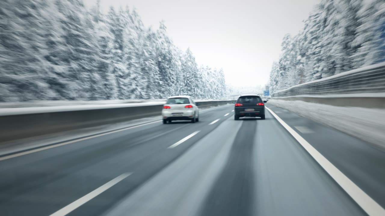 Los neumáticos de invierno para alta velocidad son ideales para
<b> areas de frío intenso pero con poca nieve y hielo</b>.