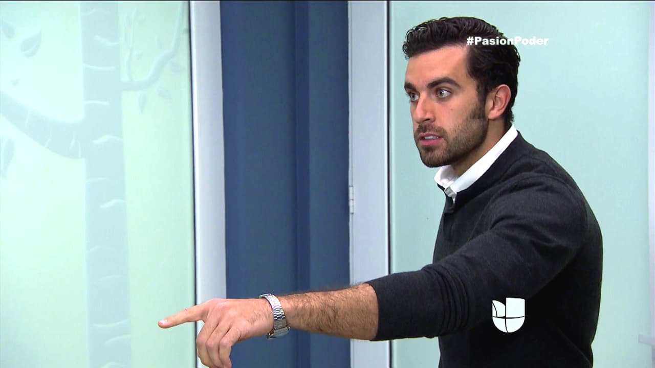 Por suerte llegó David para explicarle todo a Eladio.