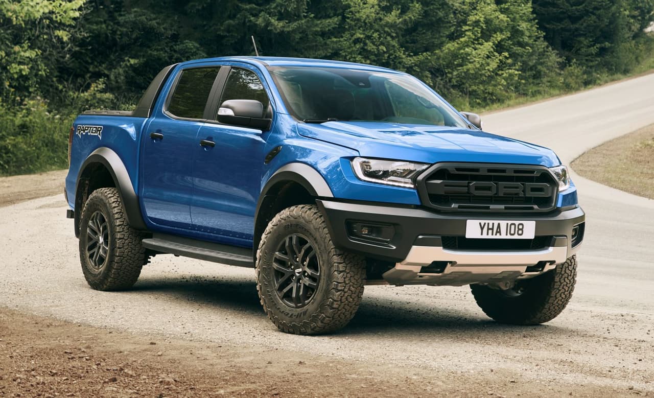 Su poder de frenado es el resultado de cálipers delanteros con 2 pistones sobre rotores de 332 mm x 32 mm. Por otro lado, los rotores posteriores son de 332 mm x 24 mm.