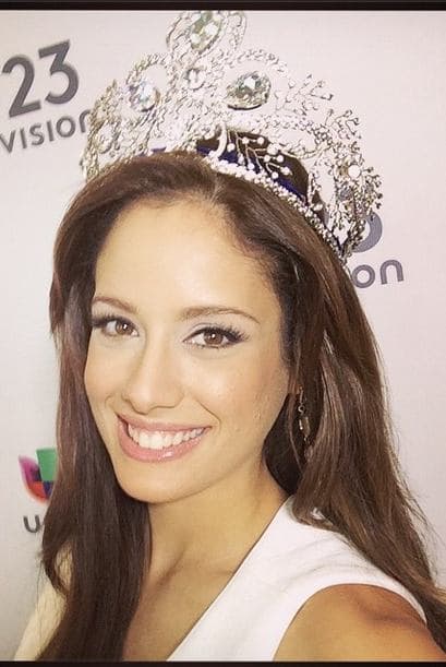 Esta hermosa modelo está orgullosa de sus logros y de portar la corona de NBL 2014.