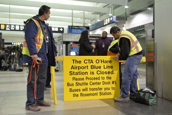 En septiembre, un tren de la línea azul chocó contra otro tren en una estación en los suburbios de Chicago, hiriendo al menos cuatro decenas de pasajeros.