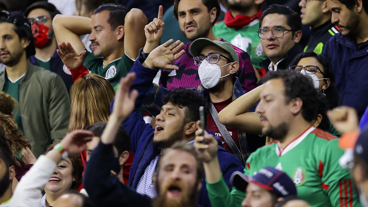 México recibe multas de FIFA y no por el grito discriminatorio