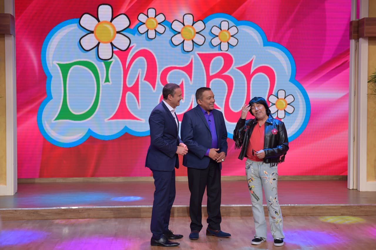 D'Fern llegó a promover sus nuevas clases de 'zimbra'.