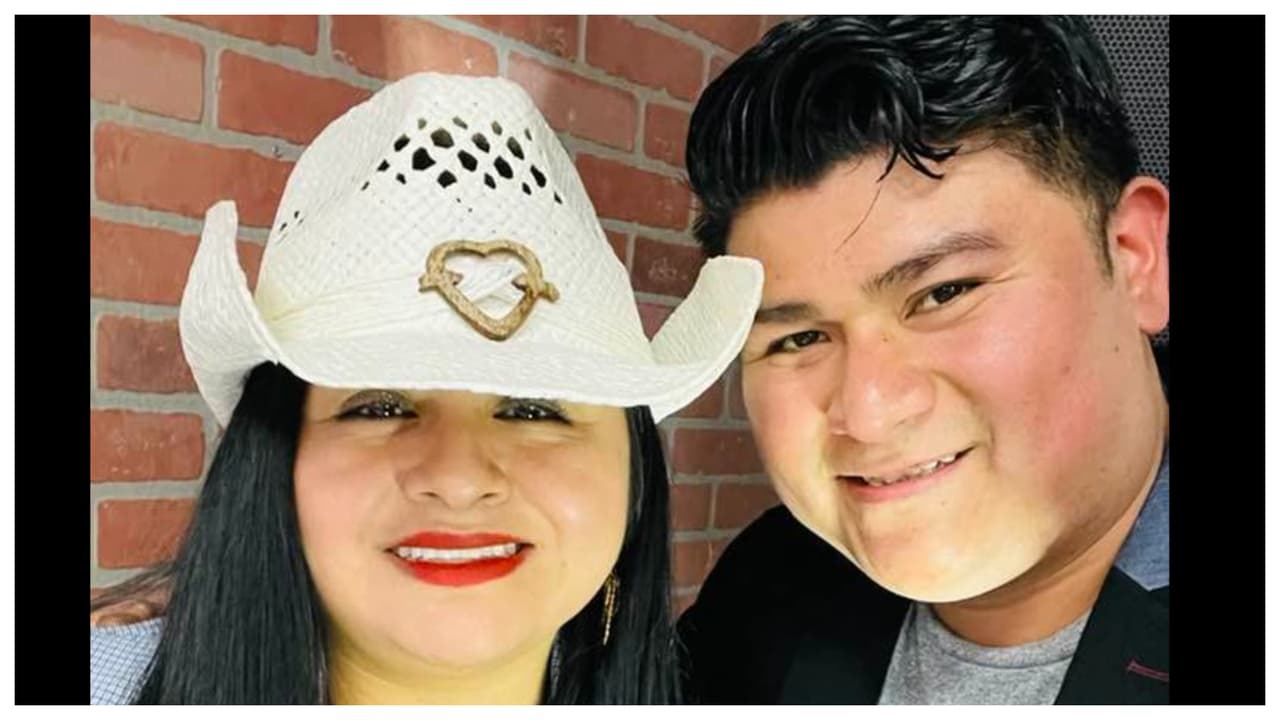 Para ellos el fin de semana no estaba completo, sino iban a un restaurante a cantar en karaoke.