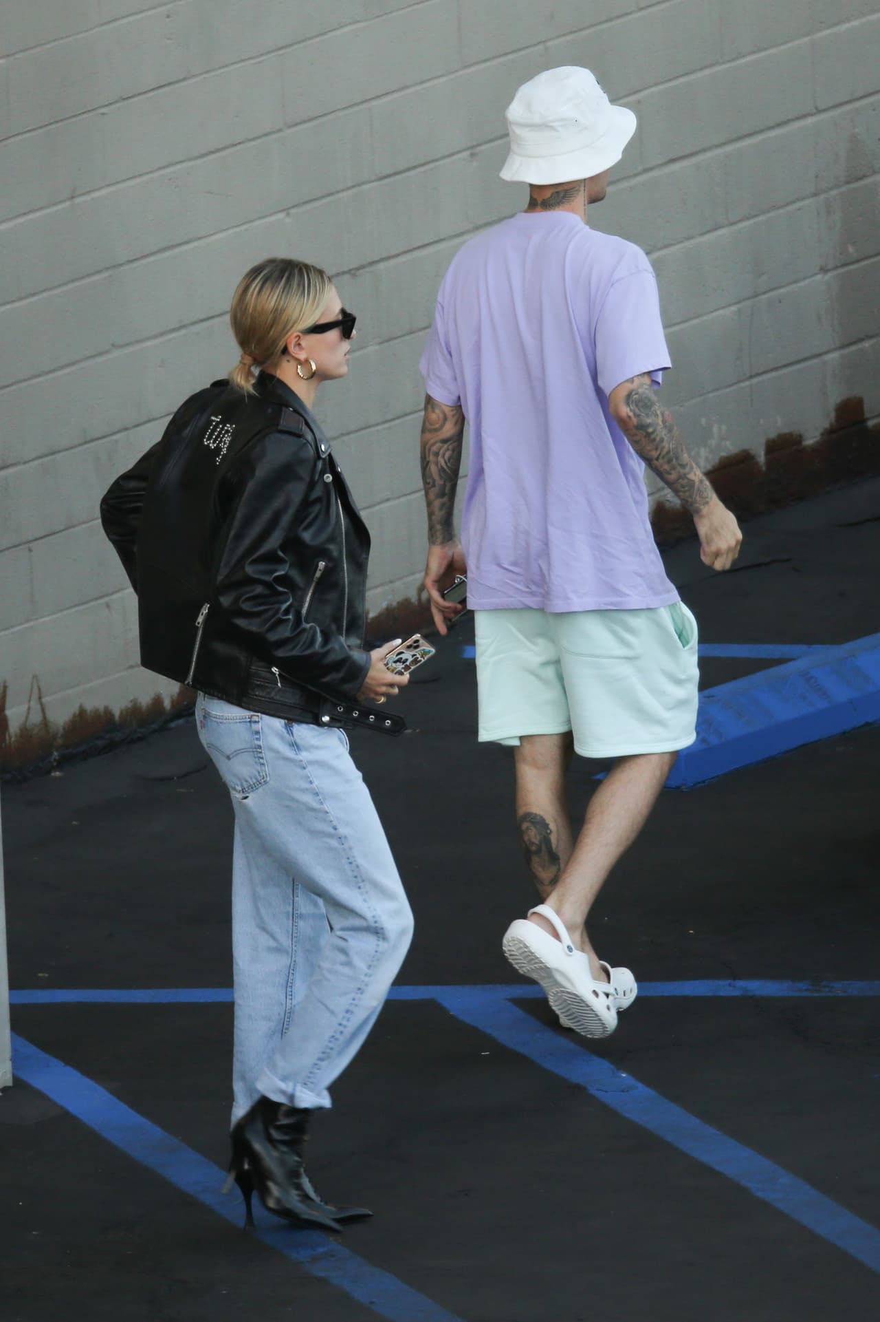 De acuerdo con 
<b><a href="https://people.com/music/justin-bieber-hailey-baldwin-low-key-picnic-in-la-after-wedding/" target="_blank">People</a></b>, la pareja volvió a Los Ángeles la noche del pasado martes 1 de octubre tras 
<b><a href="https://www.univision.com/famosos/justin-bieber-y-hailey-baldwin-se-juran-amor-ante-dios-los-detalles-de-su-boda-religiosa-fotos" target="_blank">la celebración.</a></b>
