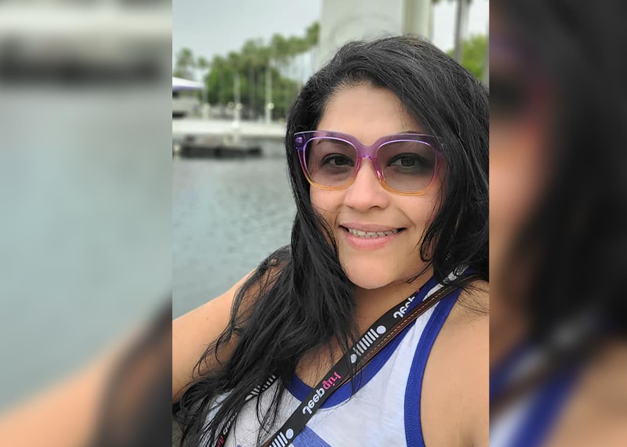 “Viviana dirigía un exitoso negocio de fotografía, invitaciones y camisetas personalizadas", dice la pa´gina de GoFundme, creada para reunir fondos para los funerales.
<a href="https://www.tiktok.com/@pinktoes13/video/6974668858921635078?lang=es&is_copy_url=1&is_from_webapp=v1" target="_blank">Su sueño era tener un Jeep y lo consiguió hace unos meses</a>”, indicó.