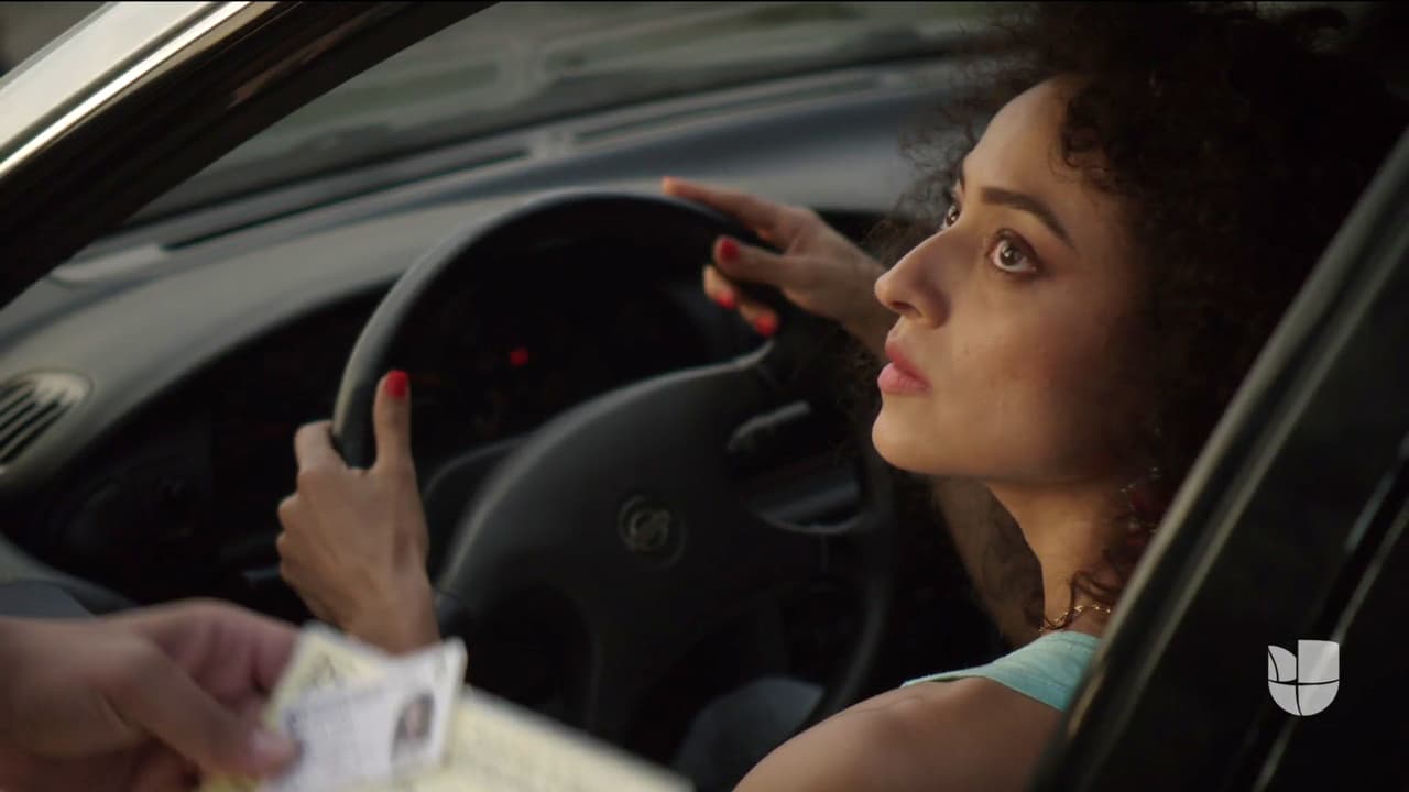 Una vez con el dinero, Chío viajó con todo el dinero para entregárselo a 
<b><a href="http://www.univision.com/series/el-chapo/marco-de-la-o-es-joaquin-el-chapo-guzman-en-el-chapo">'El Chapo' Guzmán</a></b>.