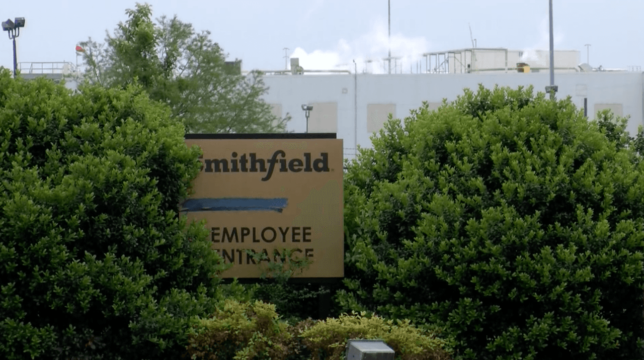 Extrabajadora de Smithfield Foods acusada de destrozar autos de la gerencia e intentar provocar un incendio