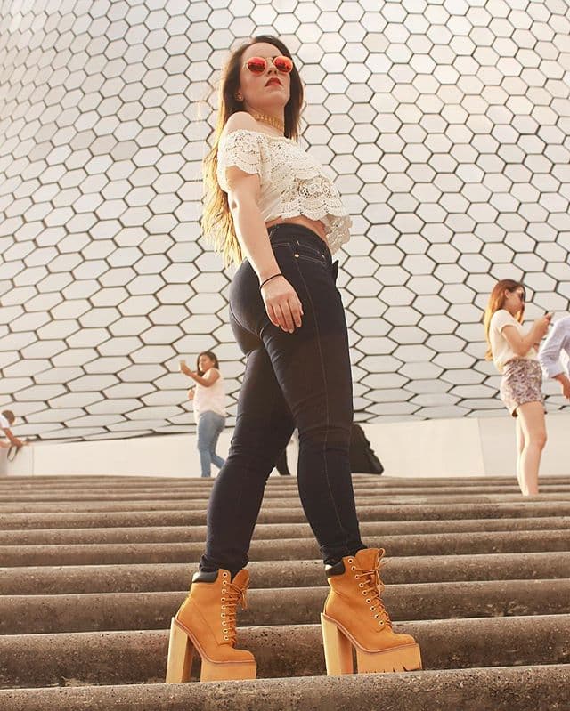 A la par de sus grabaciones en 'La Sombra del Pasado', Stephanie tuvo la oportunidad de participar en 'Muchacha italiana viene a casarse'.