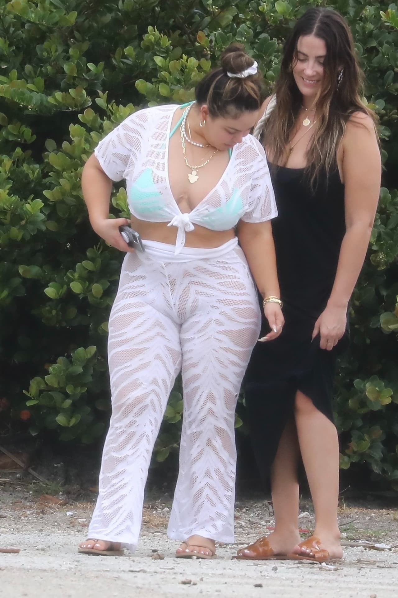 Chiquis se tomó un tiempo para relajarse luego de su 
<b><a href="https://www.univision.com/famosos/chiquis-pierde-el-miedo-de-conocer-a-sebastian-yatra-y-hasta-inspecciona-su-six-pack-video">exitosa participación en Premios Juventud</a>. </b>