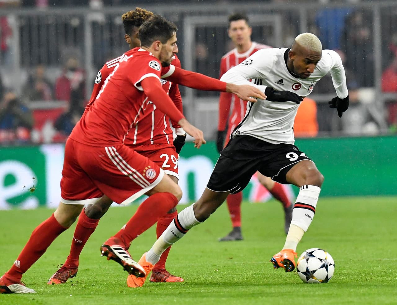 Los visitantes buscaron emparejar las cargas luego de irse perdedores al primer tiempo, pero esta segunda parte sería su pesadilla.