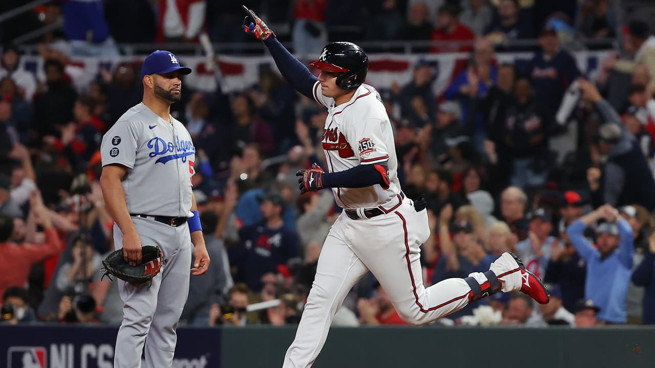 Atlanta Braves se impone en el primer juego de la Serie de Campeonato de la Liga Nacional.