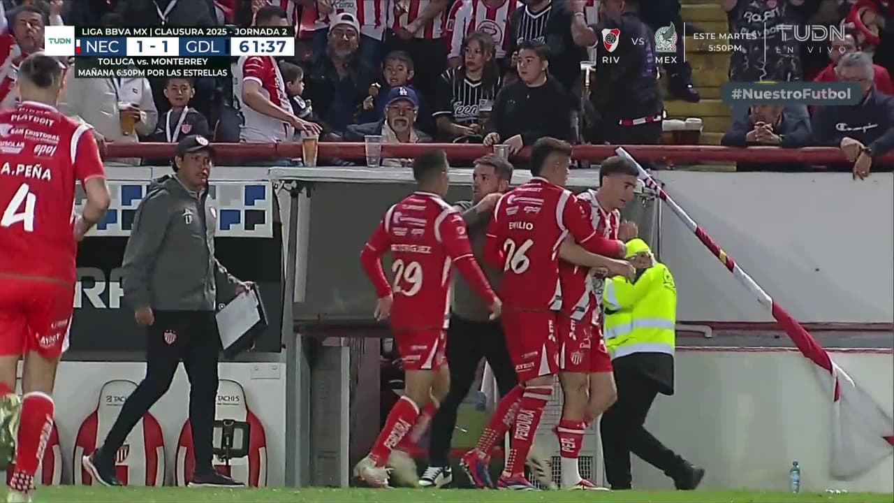 ¡La ley del Ex! Pável Pérez anota el gol del empate para Necaxa