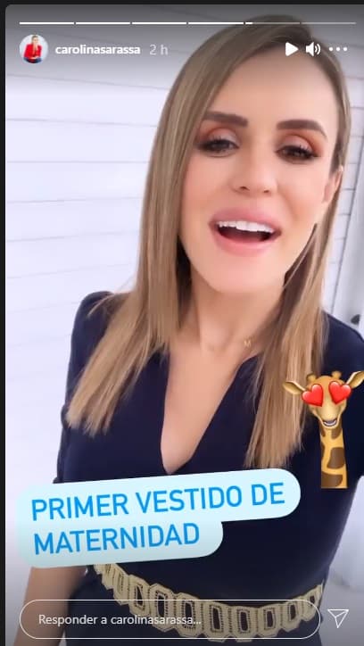 A través de sus redes sociales, Caro ha compartido alegría lo que está experimentando. Como en esta ocasión que presumió su primer vestido de maternidad.