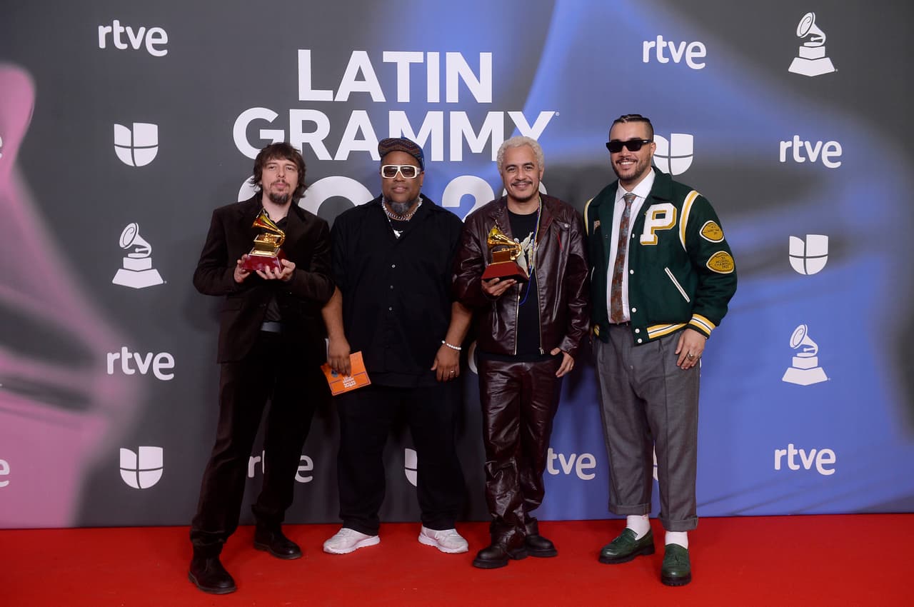 SEVILLE, SPAIN - NOVEMBER 16: (L-R) Pedrinho Garcia, BNegao, Marcelo D2 and guest of Planet Hemp pose with the awards for Best Portuguese language rock or alternative album and Best Portuguese language urban performance at The 24th Annual Latin Grammy Awards on November 16, 2023 in Seville, Spain. (Photo by Borja B. Hojas/Getty Images for Latin Recording Academy)