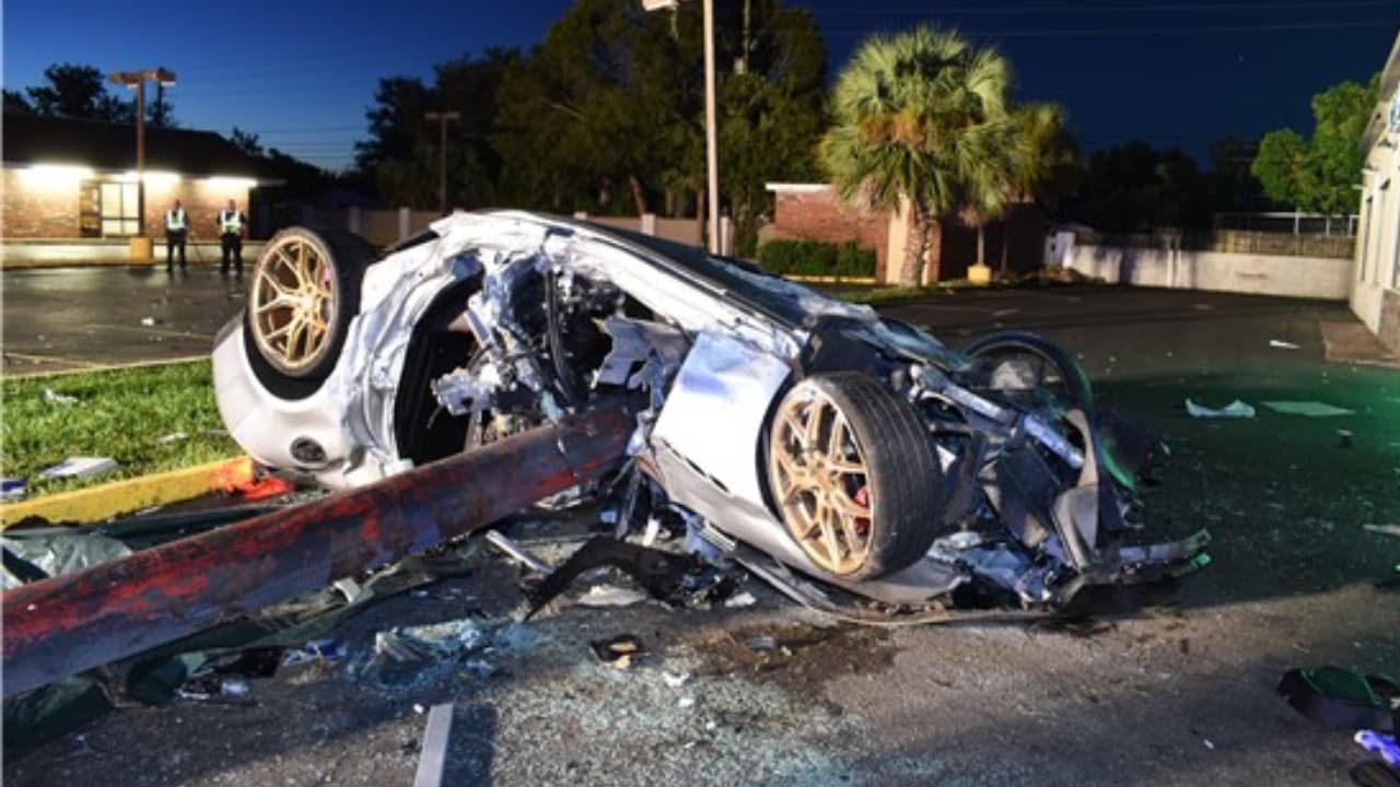 3 adolescentes robaron un Maserati y chocaron a 123 millas por hora; uno murió