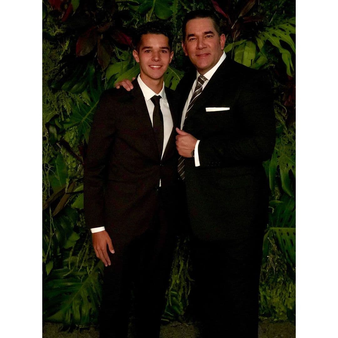 No solo Itatí Cantoral ha construido una bonita relación con los gemelos, Eduardo Santamarina también tiene una gran complicidad con los jóvenes.