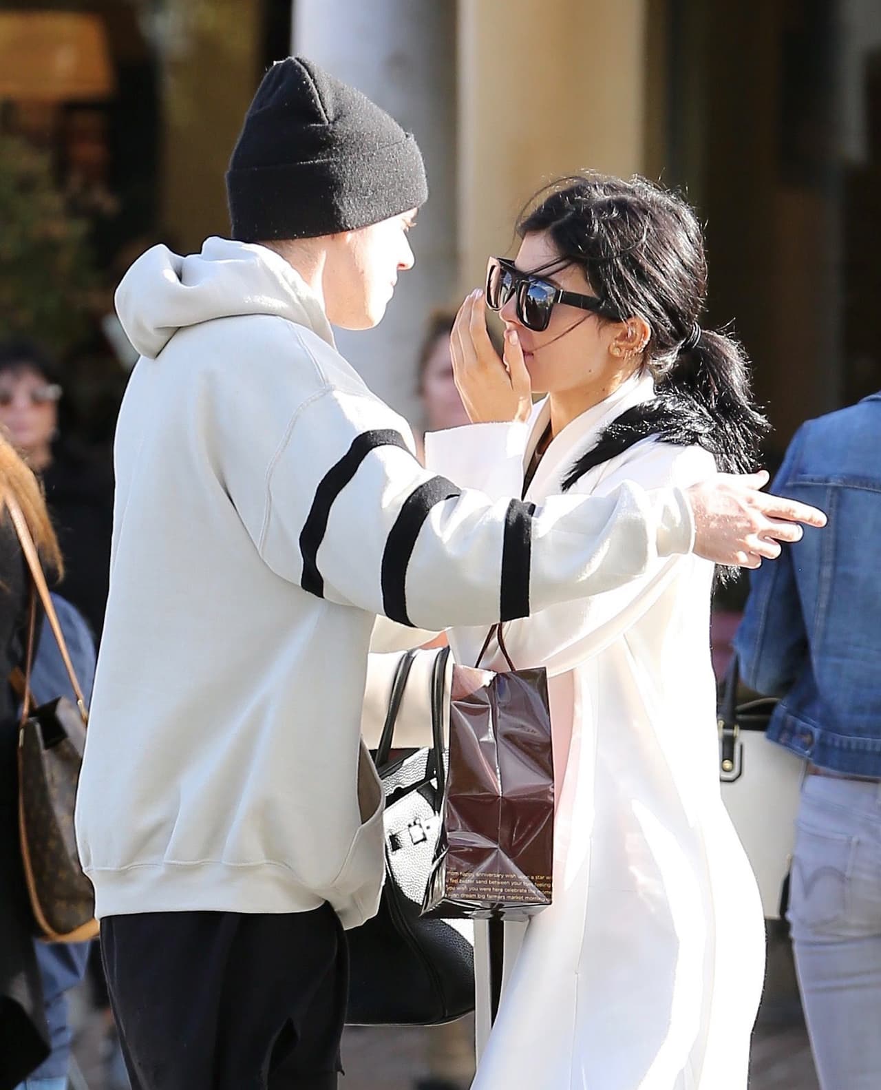 ¿Quién será el misterioso galán?