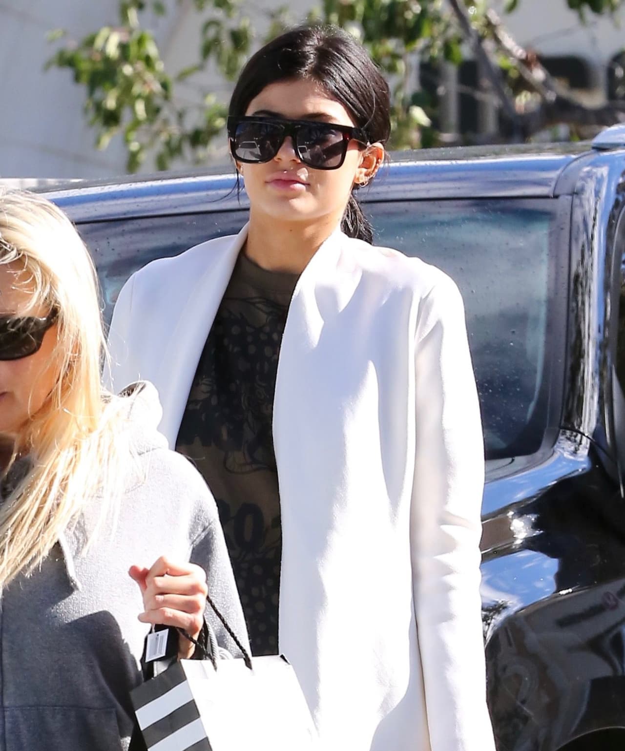 Las cámaras la captaron cero maquillaje y sin sus largas extensiones.