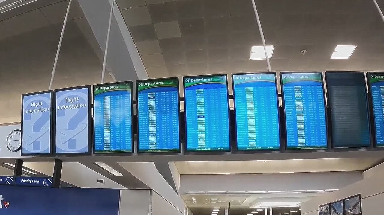 Si te han cancelado un vuelo, puedes ver este video para ver si aplicas a un reembolso, cómo lo puedes pedir o cómo te pueden reagendar un vuelo.