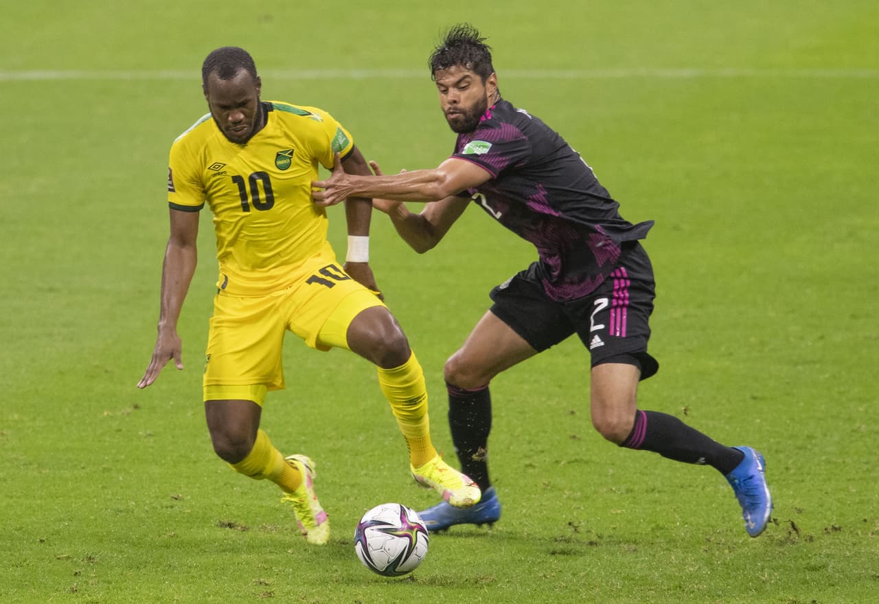 Las anotaciones de Alexis Vega y de Henry Martin hacen que México arranque el hexagonal con el pie derecho al vencer 2-1 a Jamaica.