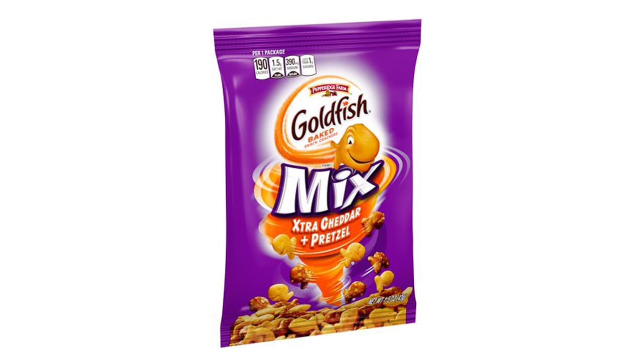 Pepperidge Farm Goldfish Mix Xtra Cheddar+ Pretzel Crackers (Vending)1.5 OZ